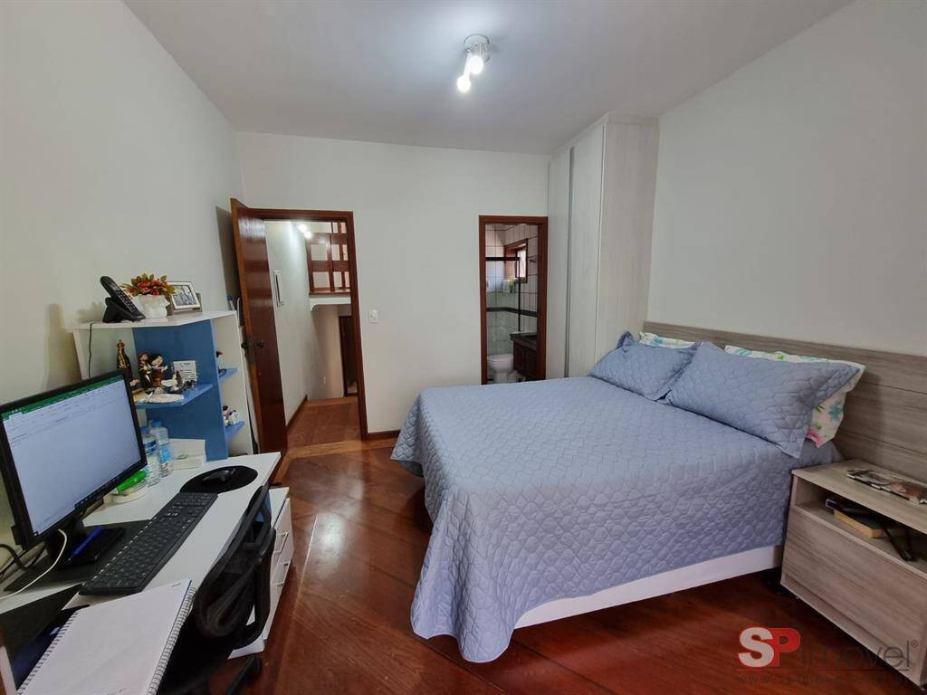 Casa à venda com 3 quartos, 179m² - Foto 4