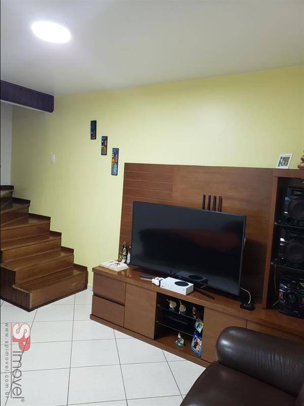 Casa à venda com 3 quartos, 202m² - Foto 1