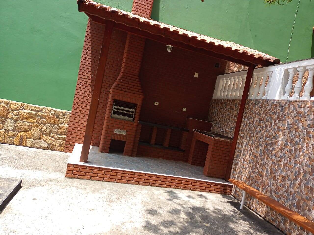 Chácara à venda com 7 quartos, 2500m² - Foto 1
