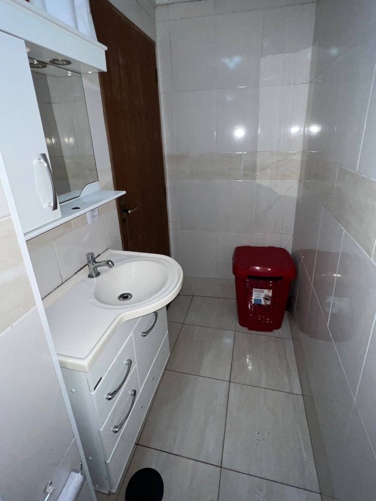 Casa à venda com 3 quartos, 60m² - Foto 4