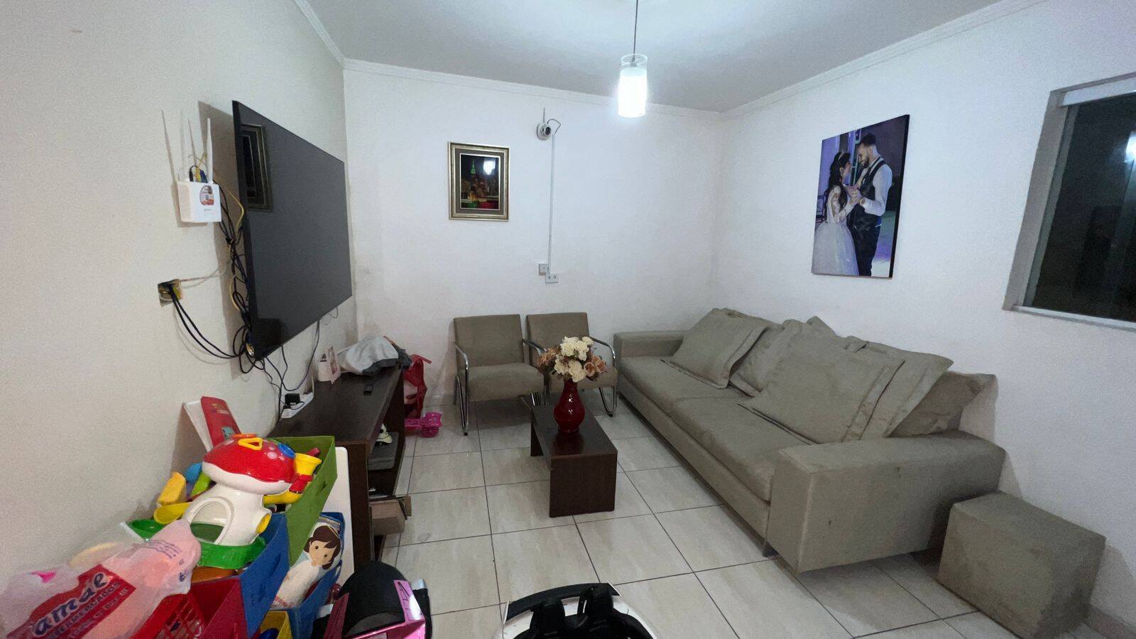 Casa à venda com 3 quartos, 60m² - Foto 2