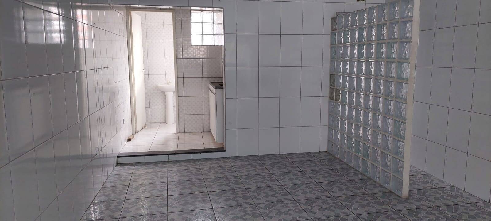 Casa para alugar com 1 quarto, 30m² - Foto 8