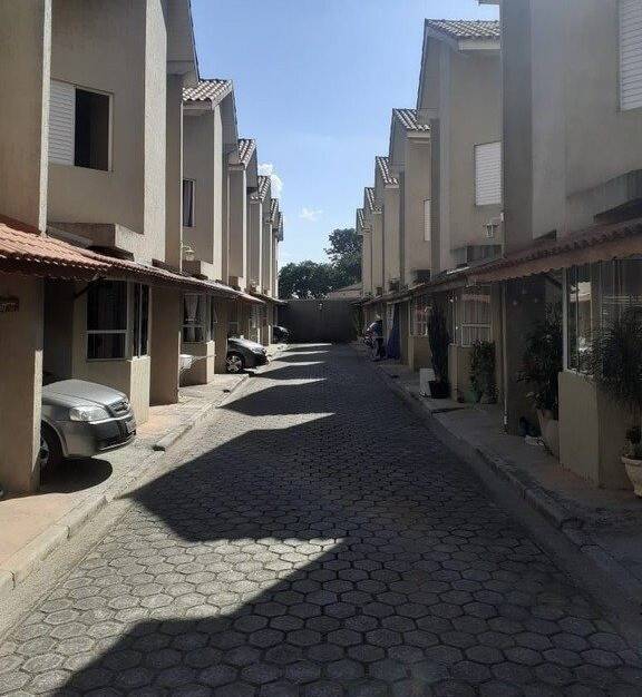 Casa à venda com 2 quartos, 76m² - Foto 1