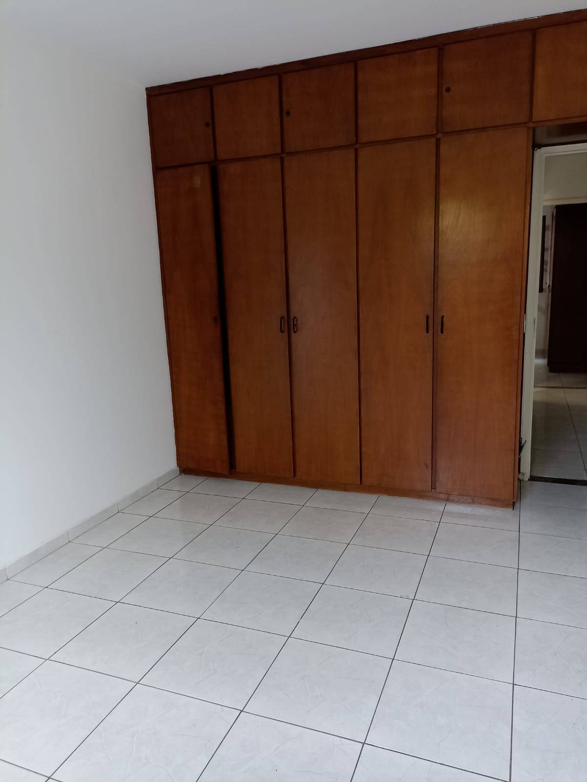Casa à venda com 2 quartos, 155m² - Foto 4