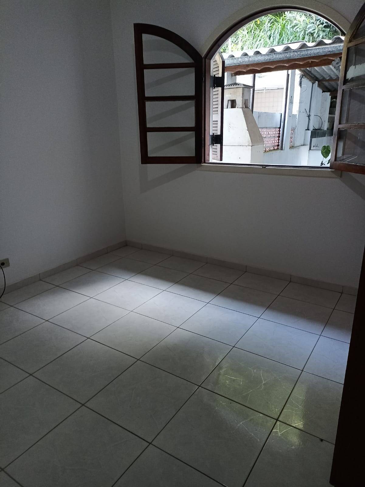 Casa à venda com 2 quartos, 155m² - Foto 3