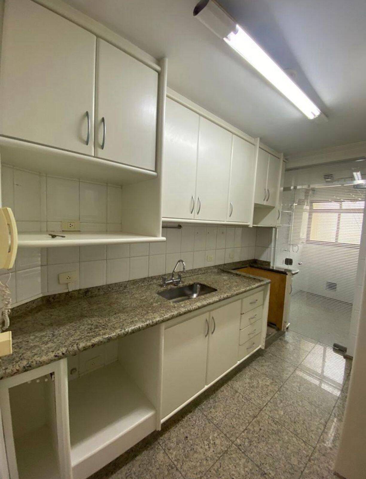 Apartamento para alugar com 2 quartos, 100m² - Foto 10